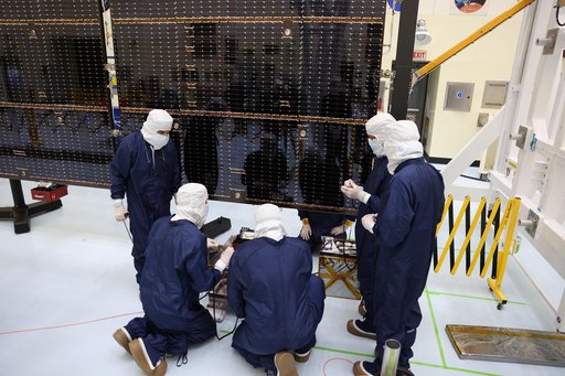 NASA’s Europa Clipper Solar Array Antenna Install