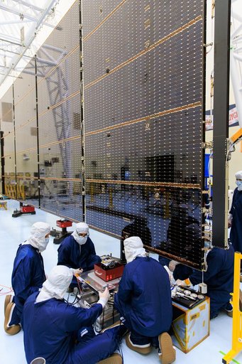 NASA’s Europa Clipper Solar Array Antenna Install