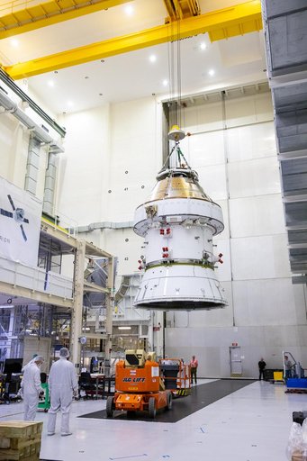 Orion Vac Chamber Lift and Load Operations