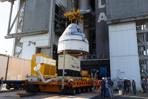 Boeing CFT Starliner Lift and Mate