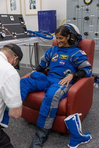NASA’s Boeing Crew Flight Test Astronaut Suit Up (Scrubbed)