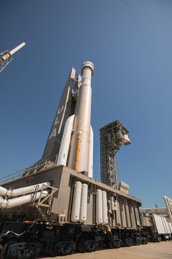 Boeing CFT Atlas V/Starliner Roll to Pad