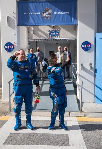 NASA's Boeing CFT Astronaut Walkout