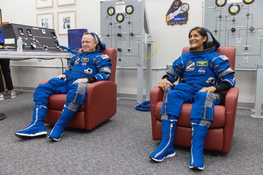 NASA Boeing CFT Astronaut Suit-Up