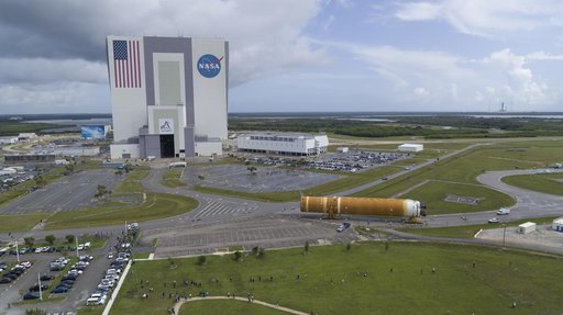 Artemis II Core Stage Offload and Transport to VAB