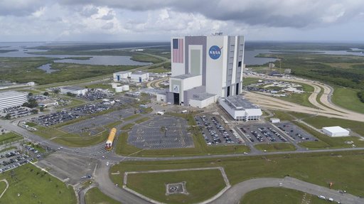 Artemis II Core Stage Offload and Transport to VAB