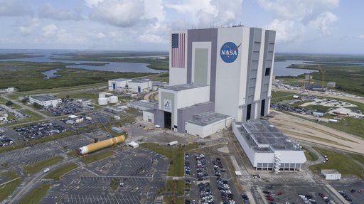 Artemis II Core Stage Offload and Transport to VAB