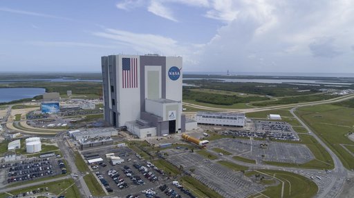 Artemis II Core Stage Offload and Transport to VAB