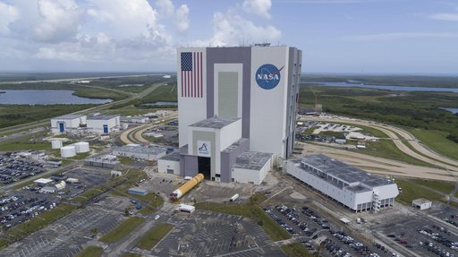 Artemis II Core Stage Offload and Transport to VAB