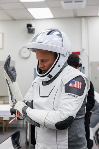 NASA's SpaceX Crew-9 Astronaut Suit-Up