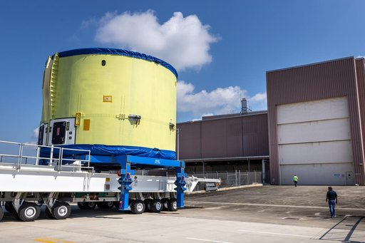 Artemis IV CS Engine Section move from VAB to SSPF