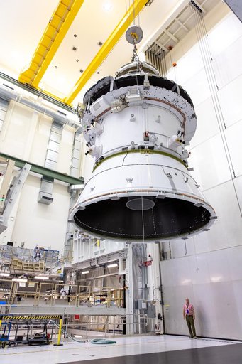 Artemis II Orion Lift to Vac Chamber