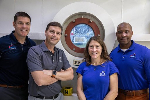 Artemis II Crew Visits KSC