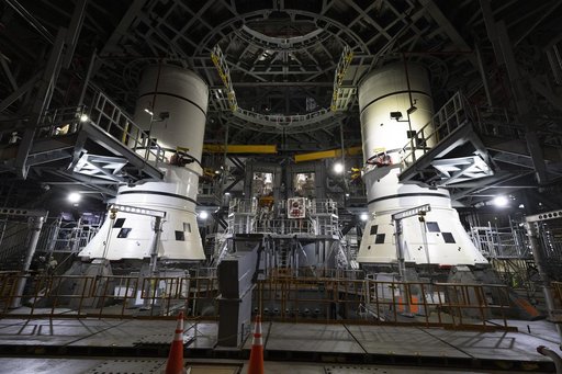 Artemis II Stacking - Booster Segment on ML