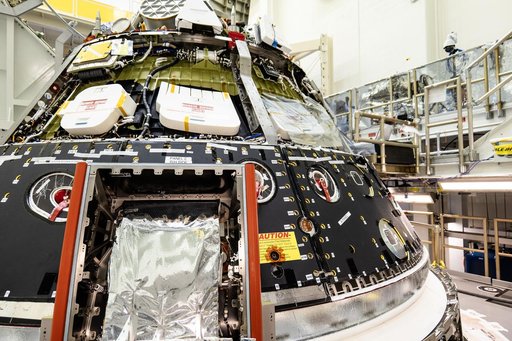 Artemis II Orion Spacecraft in FAST Cell for Final Checkouts