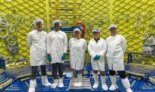Artemis II Crew Visits KSC