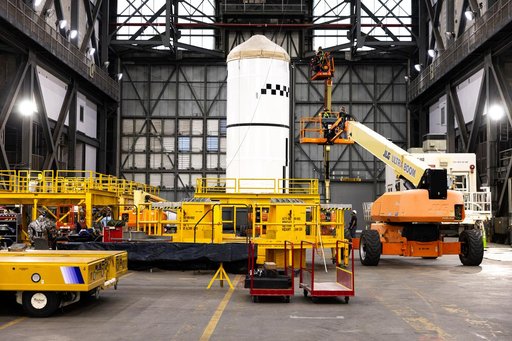 Artemis II Stacking, Right Forward Assembly SRB