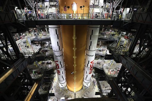 Core Stage Lift to Vertical for Move to High Bay 3