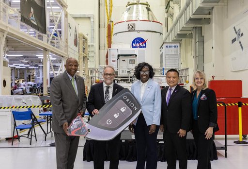 Artemis II Presentation and Group Photos