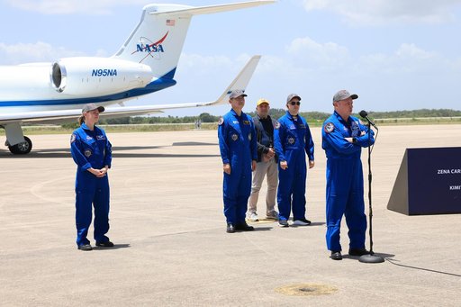 CCP_SpaceX_Crew-11_Arrival at KSC