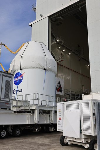 Artemis II Orion move from the MPPF to the LASF