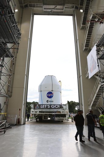 Artemis II Orion move from the MPPF to the LASF