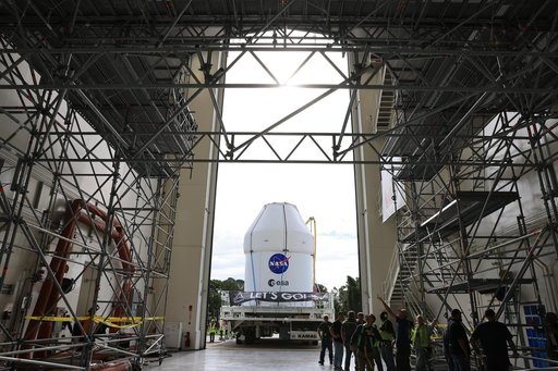 Artemis II Orion move from the MPPF to the LASF