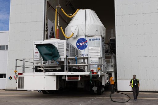 Artemis II Orion move from the MPPF to the LASF