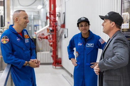 NASA Astronauts Randy Bresnik and Jessica Watkins Tour Swamp Wor