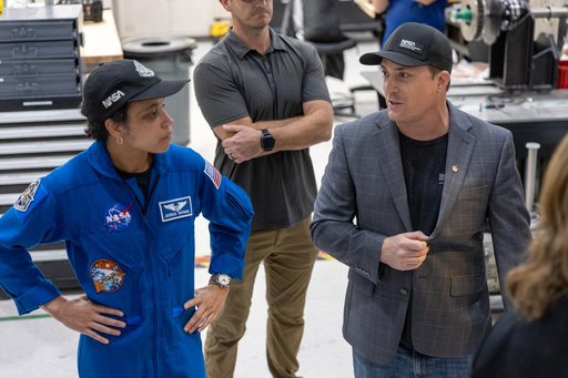 NASA Astronauts Randy Bresnik and Jessica Watkins Tour Swamp Wor