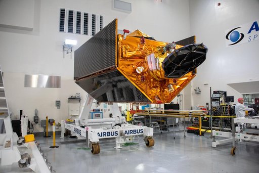 Sentinel-6B Spacecraft Mated to Work Stand