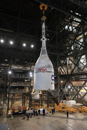 Orion lift and Integration to Artemis II