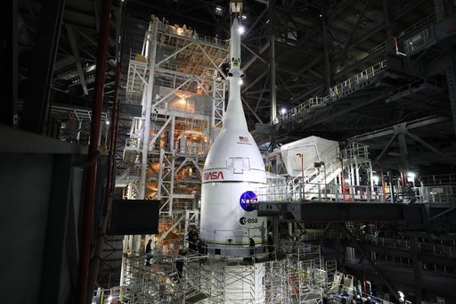 Orion lift and Integration to Artemis II