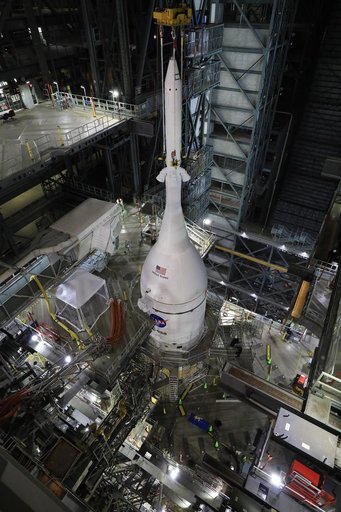 Orion lift and Integration to Artemis II