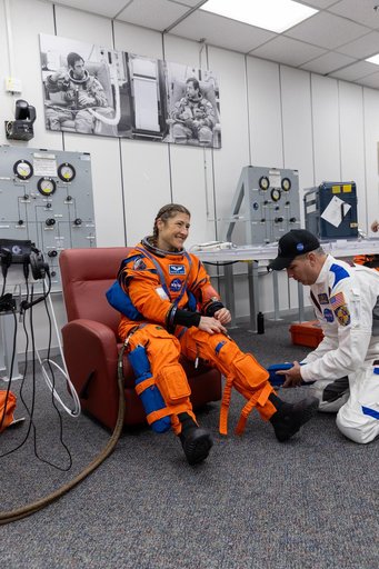 Artemis II CDDT - Suit Up and Walkout