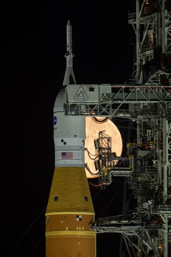 Artemis II at LC 39B