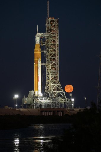 Artemis II at LC 39B