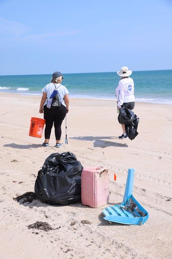 SI-E Beach Clean Up and Turtle Nests