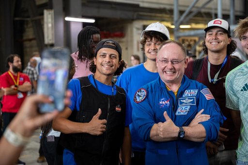 SpaceX Crew-11 Visit to KSC
