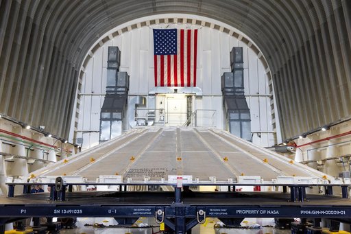 Artemis III SLS Core Stage Weather Cover Arrival at KSC