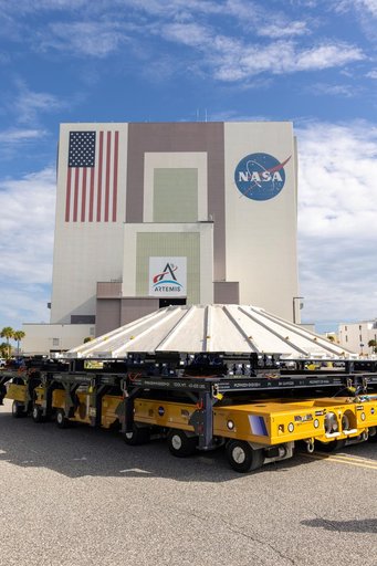 Artemis III SLS Core Stage Weather Cover Arrival