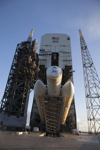 EFT-1 Delta IV Heavy lift to vertical