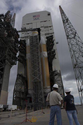 EFT-1 Delta IV Heavy lift to vertical