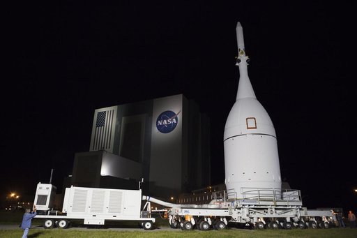 Orion Stops at the VAB on the Way to Launch Pad 37
