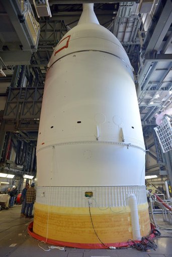 Orion is Lifted for Mating with Delta IV