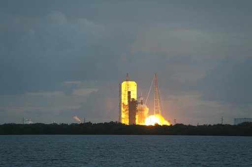 Orion EFT-1 Launch from NASA Causeway