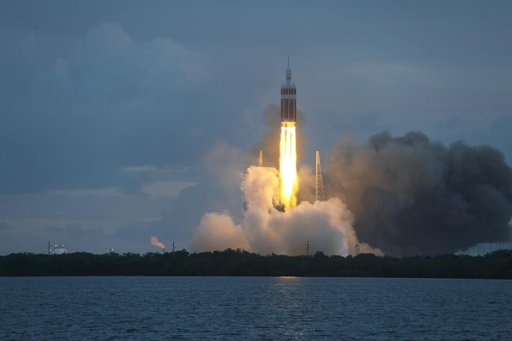 Orion EFT-1 Launch from NASA Causeway