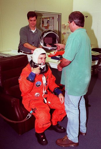 KSC-98pc1528