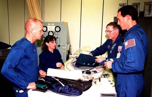 KSC-98pc1529