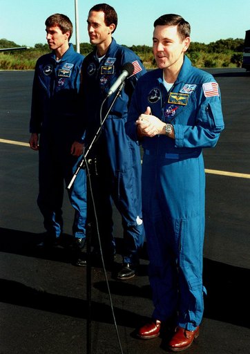 KSC-98pc1876
